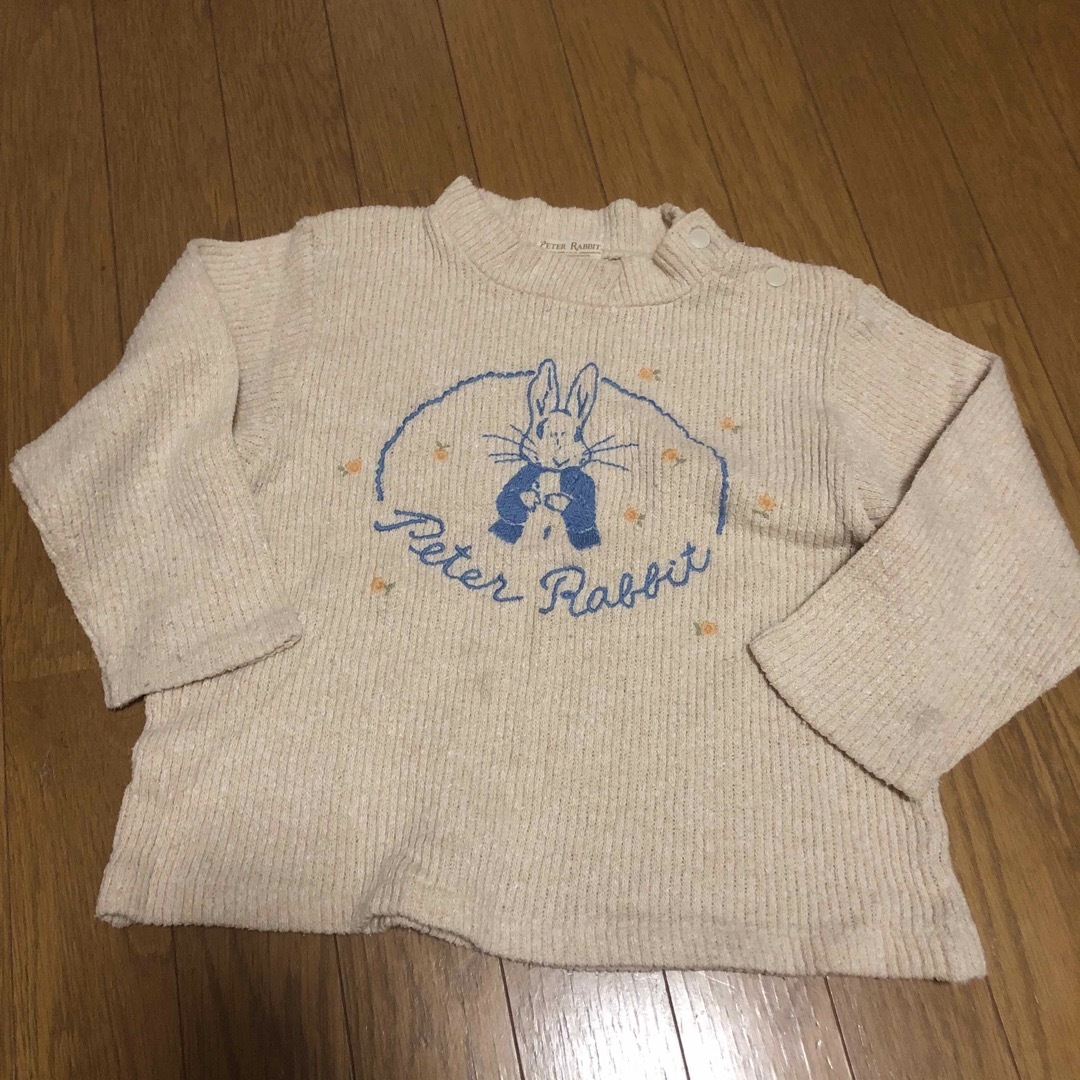 familiar(ファミリア)のfamiliar ピーターラビット　長袖　セーター　トップス　120 キッズ/ベビー/マタニティのキッズ服女の子用(90cm~)(Tシャツ/カットソー)の商品写真