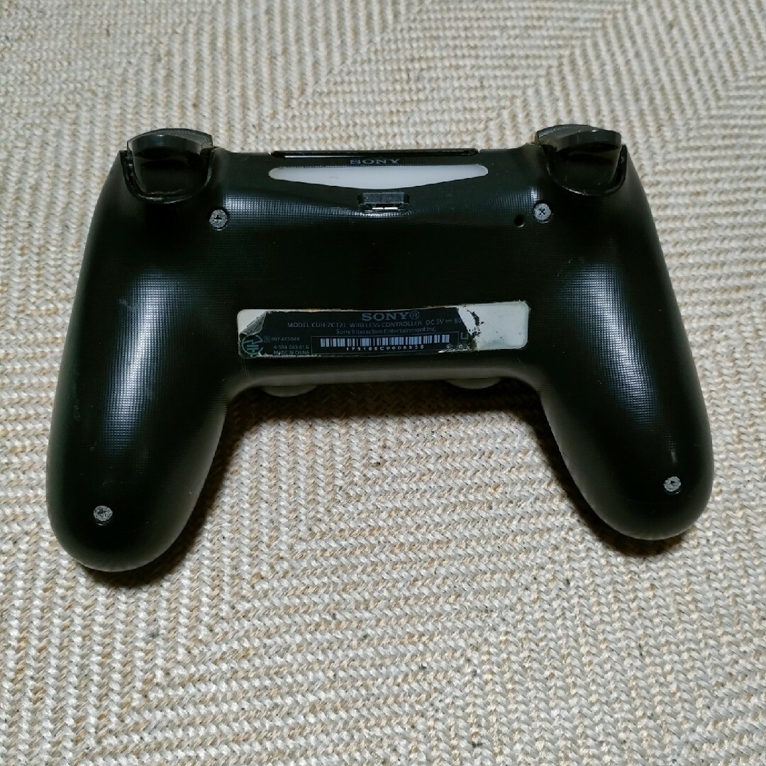 PS4コントローラー　純正品 エンタメ/ホビーのゲームソフト/ゲーム機本体(その他)の商品写真