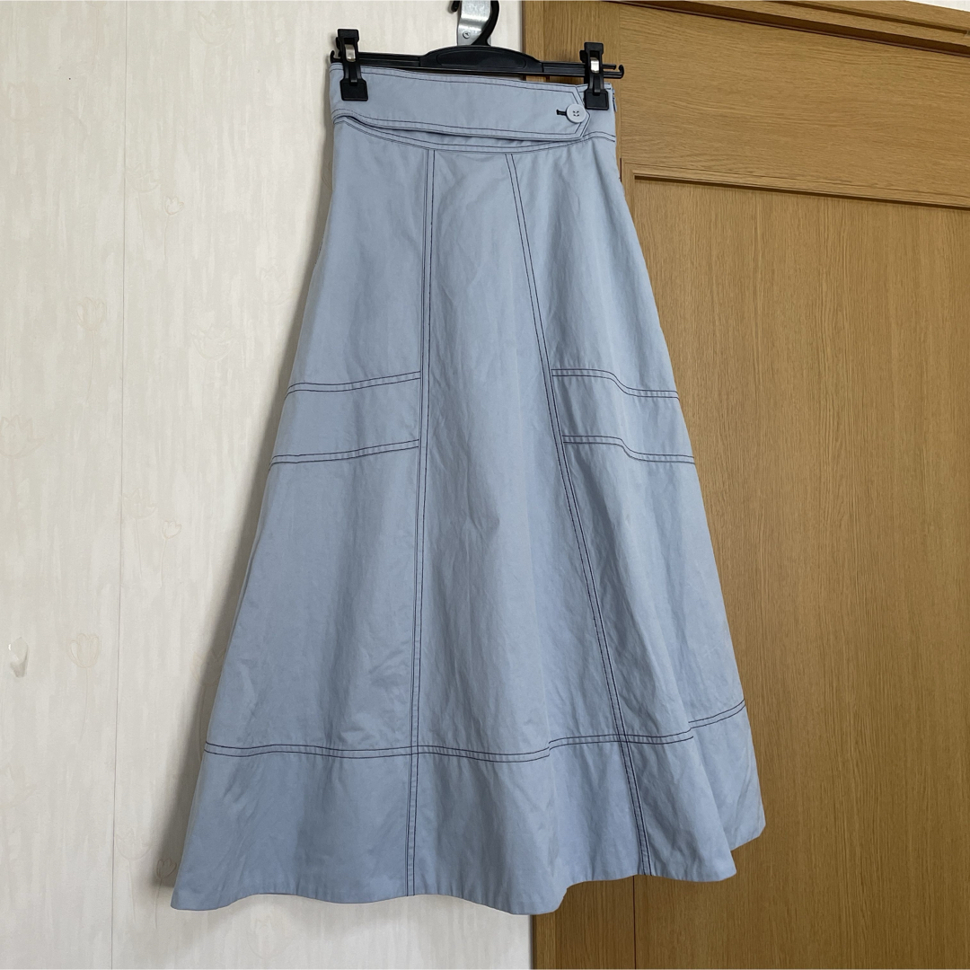 REDYAZEL(レディアゼル)のハイウエストサイドボタンフレアスカート レディースのスカート(ロングスカート)の商品写真