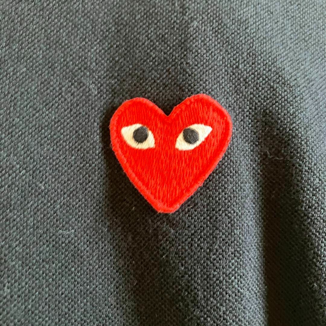 COMME des GARCONS(コムデギャルソン)の定番人気！ プレイコムデギャルソン　ポロシャツ　赤 ハート　半袖　ブラック　S メンズのトップス(ポロシャツ)の商品写真