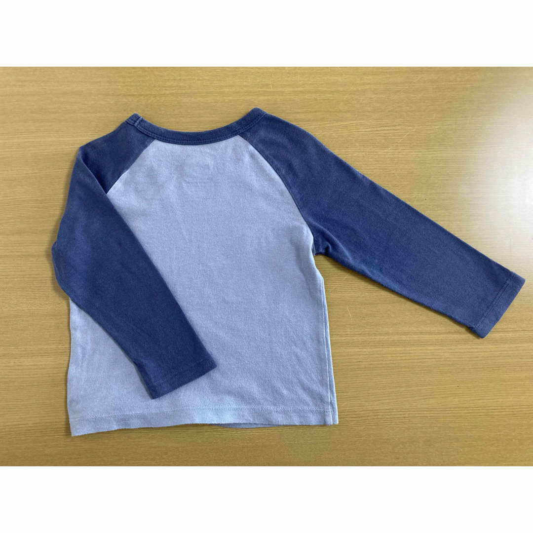 GAP Kids(ギャップキッズ)のGAP  長袖Tシャツ　90㎝2枚セット☆　　単品は350円 キッズ/ベビー/マタニティのキッズ服男の子用(90cm~)(Tシャツ/カットソー)の商品写真