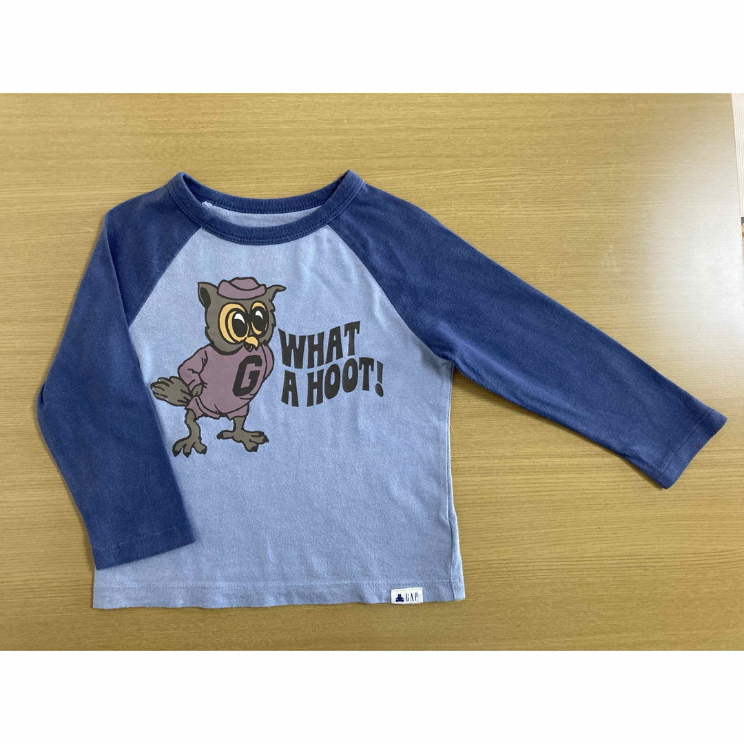 GAP Kids(ギャップキッズ)のGAP  長袖Tシャツ　90㎝2枚セット☆　　単品は350円 キッズ/ベビー/マタニティのキッズ服男の子用(90cm~)(Tシャツ/カットソー)の商品写真