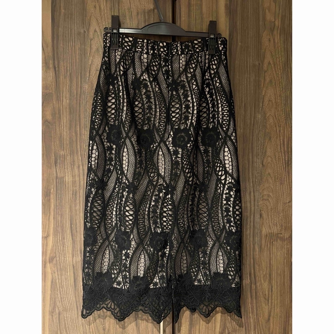 GRACE CONTINENTAL(グレースコンチネンタル)のグレースコンチネンタル⭐︎フラワー刺繍タイトスカート レディースのスカート(ロングスカート)の商品写真
