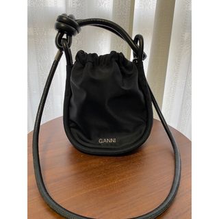 【GANNI 】SMALL KNOT BUCKET BAG(ショルダーバッグ)