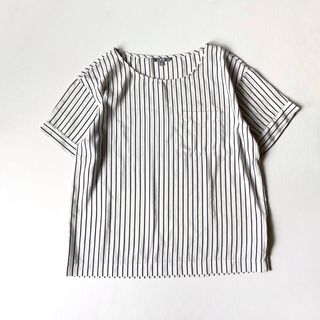 ユニクロ(UNIQLO)のUNIQLO ストライプTシャツ　ホワイト　Mサイズ(シャツ/ブラウス(半袖/袖なし))