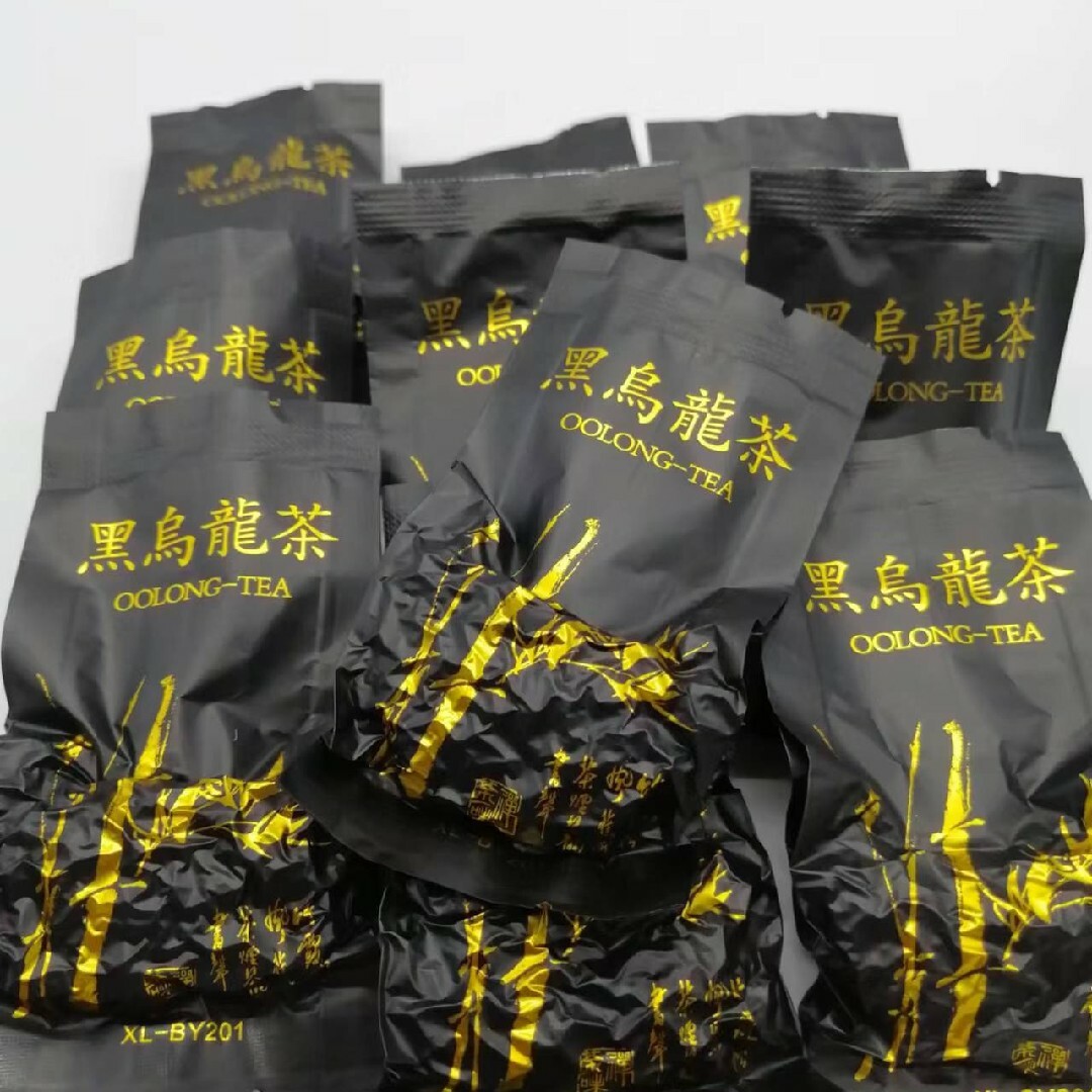 中国茶葉　黒烏龍茶　約7g×25包　hotでもcoldでも抜群の美味しさ！ 食品/飲料/酒の飲料(茶)の商品写真