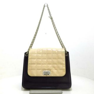 シャネル(CHANEL)のCHANEL(シャネル) ショルダーバッグ レディース 2.55 チョコバー ベージュ×黒 チェーンショルダー/キルティング エナメル（レザー）×レザー(ショルダーバッグ)