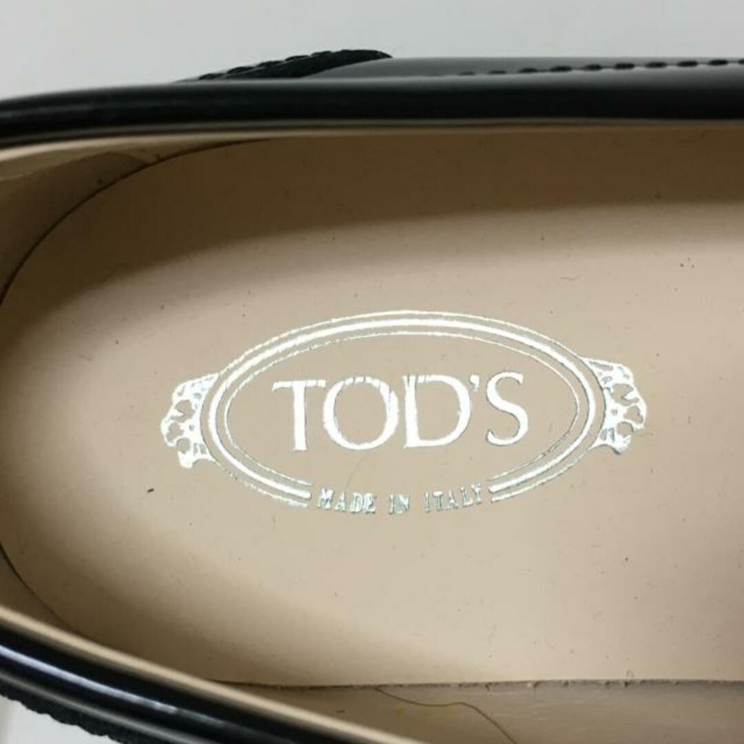 TOD'S(トッズ)のTOD'S(トッズ) ローファー 35 1/2 レディース - 黒 エナメル（レザー） レディースの靴/シューズ(ローファー/革靴)の商品写真