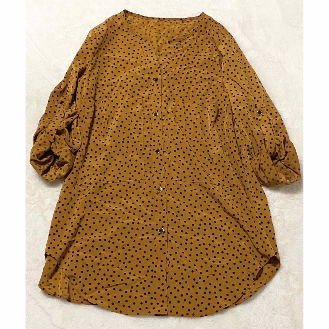 Loungedress(ラウンジドレス)のLoungedress 極美品 チュニック丈 ブラウス ランダムドット レディースのトップス(シャツ/ブラウス(長袖/七分))の商品写真