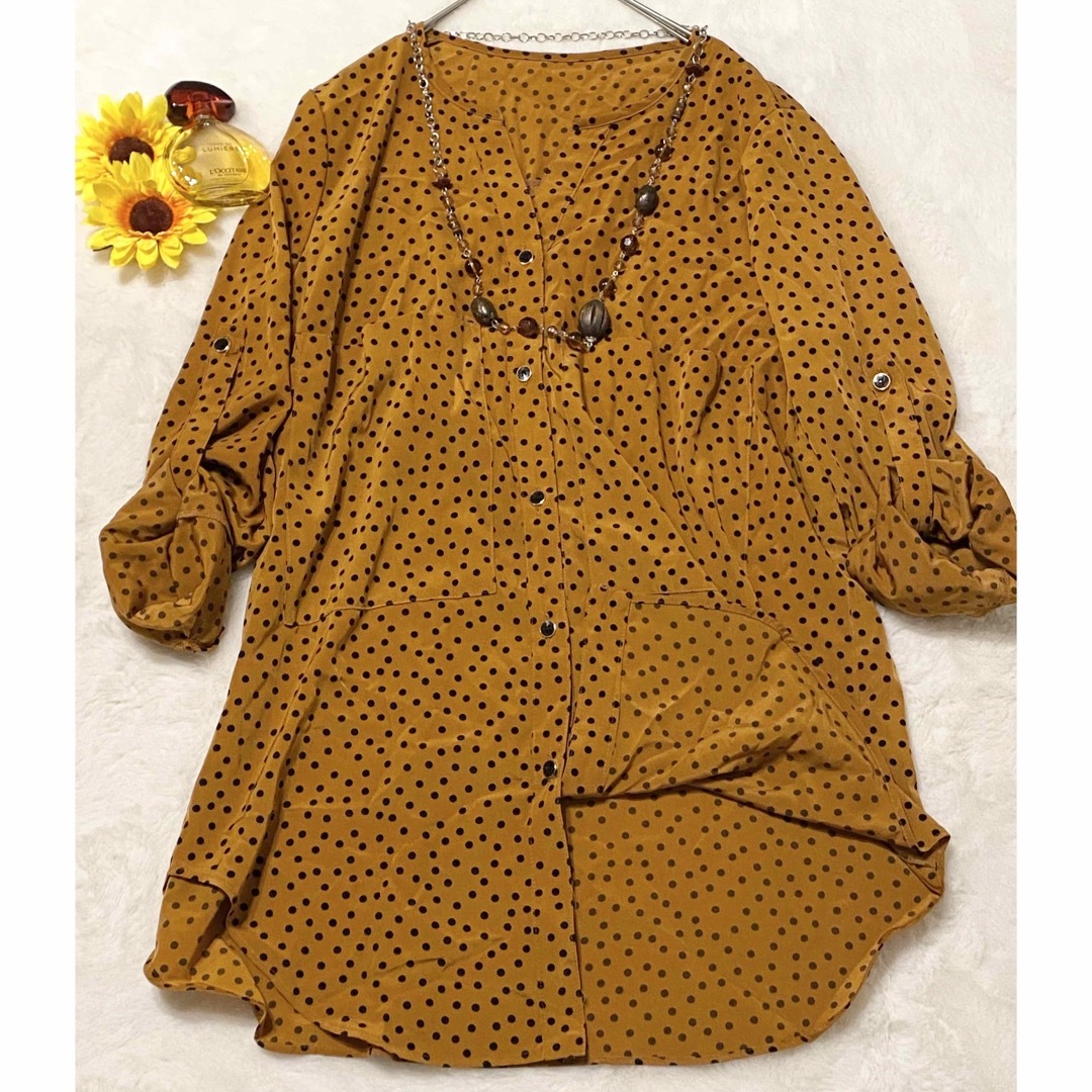 Loungedress(ラウンジドレス)のLoungedress 極美品 チュニック丈 ブラウス ランダムドット レディースのトップス(シャツ/ブラウス(長袖/七分))の商品写真