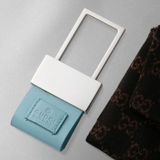 グッチ(Gucci)のS8352M 美品 グッチ ロゴ字刻印 本革 スクエア キーリング ITALY製(キーホルダー)