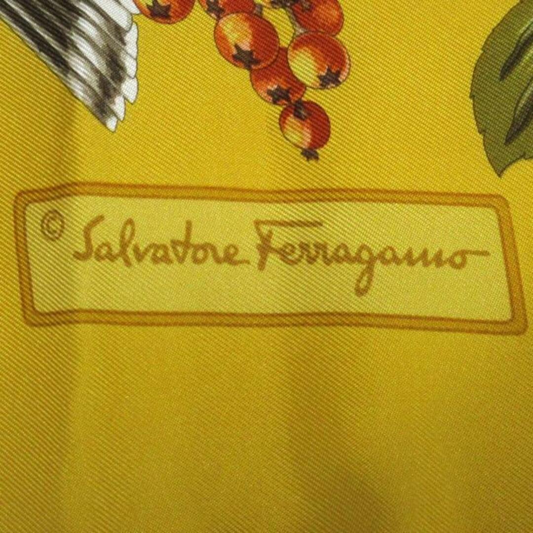 Salvatore Ferragamo(サルヴァトーレフェラガモ)のSalvatoreFerragamo(サルバトーレフェラガモ) スカーフ - ダークイエロー×カーキ×マルチ フラワー(花)/鳥 レディースのファッション小物(バンダナ/スカーフ)の商品写真