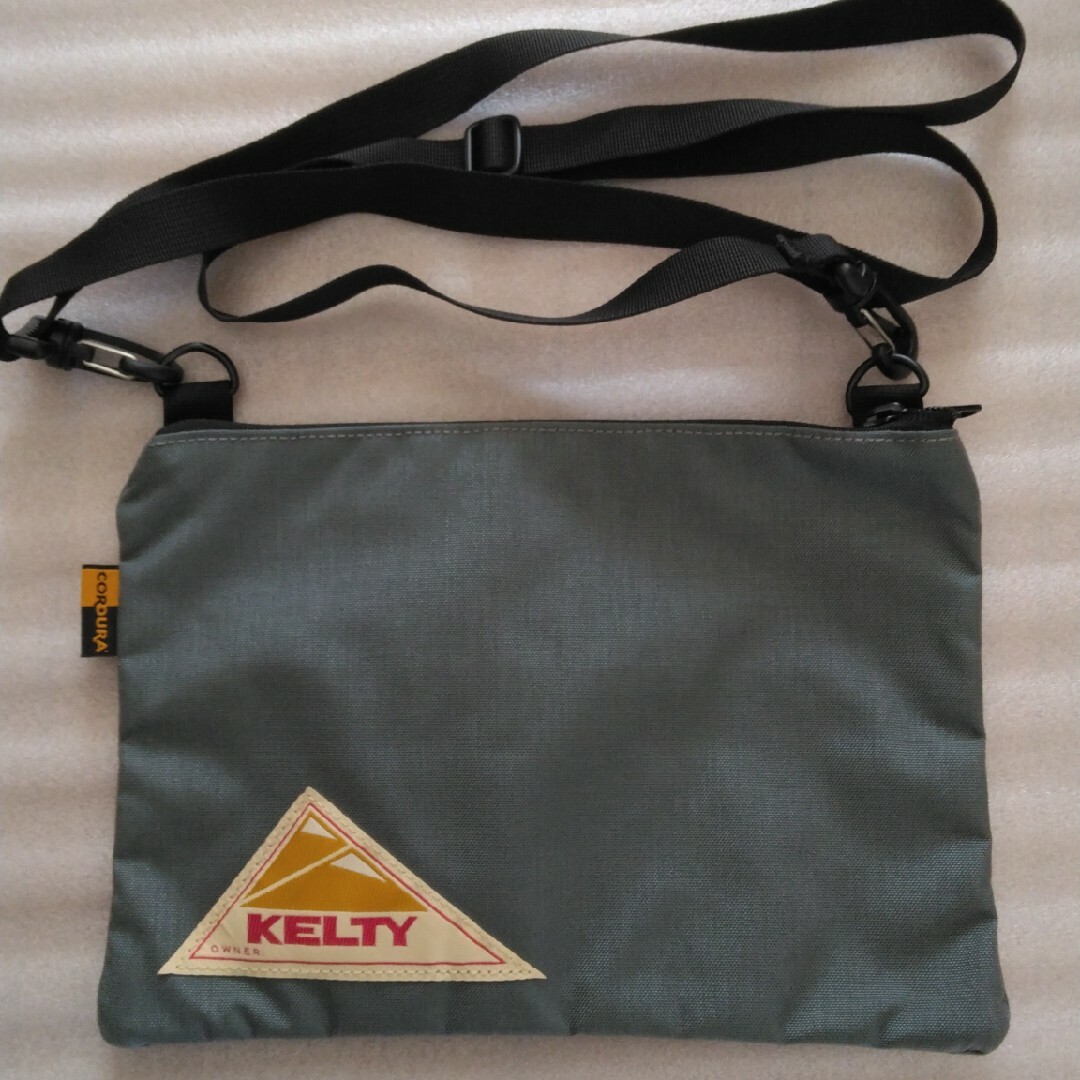 KELTY(ケルティ)のKELTYケルティ　サコッシュ　グレー メンズのバッグ(ショルダーバッグ)の商品写真