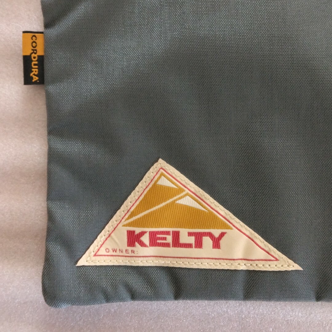 KELTY(ケルティ)のKELTYケルティ　サコッシュ　グレー メンズのバッグ(ショルダーバッグ)の商品写真