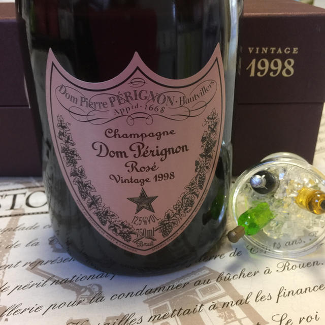 Dom Pérignon(ドンペリニヨン)のドンペリ  (ピンク) 食品/飲料/酒の酒(シャンパン/スパークリングワイン)の商品写真