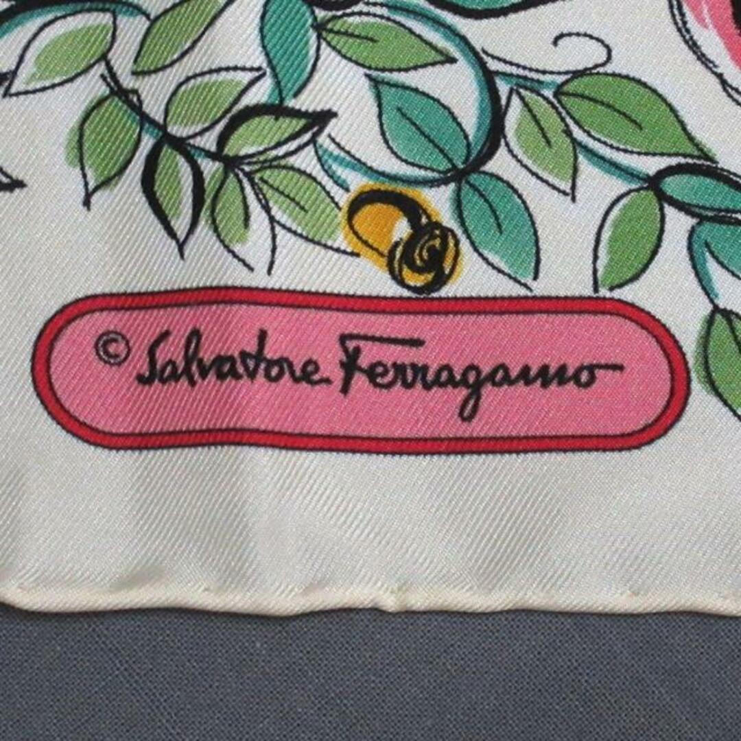 Salvatore Ferragamo(サルヴァトーレフェラガモ)のSalvatoreFerragamo(サルバトーレフェラガモ) スカーフ美品  - ベージュ×グリーン×マルチ 花柄/リボン レディースのファッション小物(バンダナ/スカーフ)の商品写真