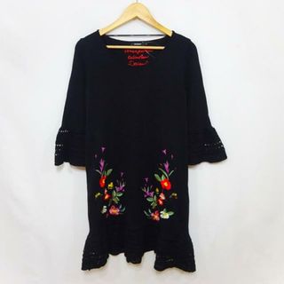 DESIGUAL - Desigual(デシグアル) ワンピース サイズM レディース - 黒×レッド×マルチ クルーネック/七分袖/ひざ丈/ニット/刺繍/フラワー(花)