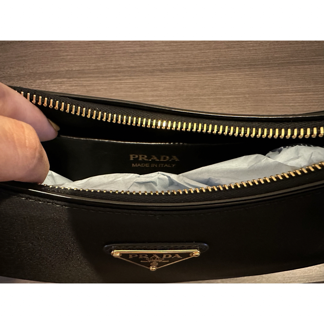 PRADA(プラダ)のPRADA アーケ Re-Nylon xブラッシュドレザー ショルダーバッグ レディースのバッグ(ショルダーバッグ)の商品写真