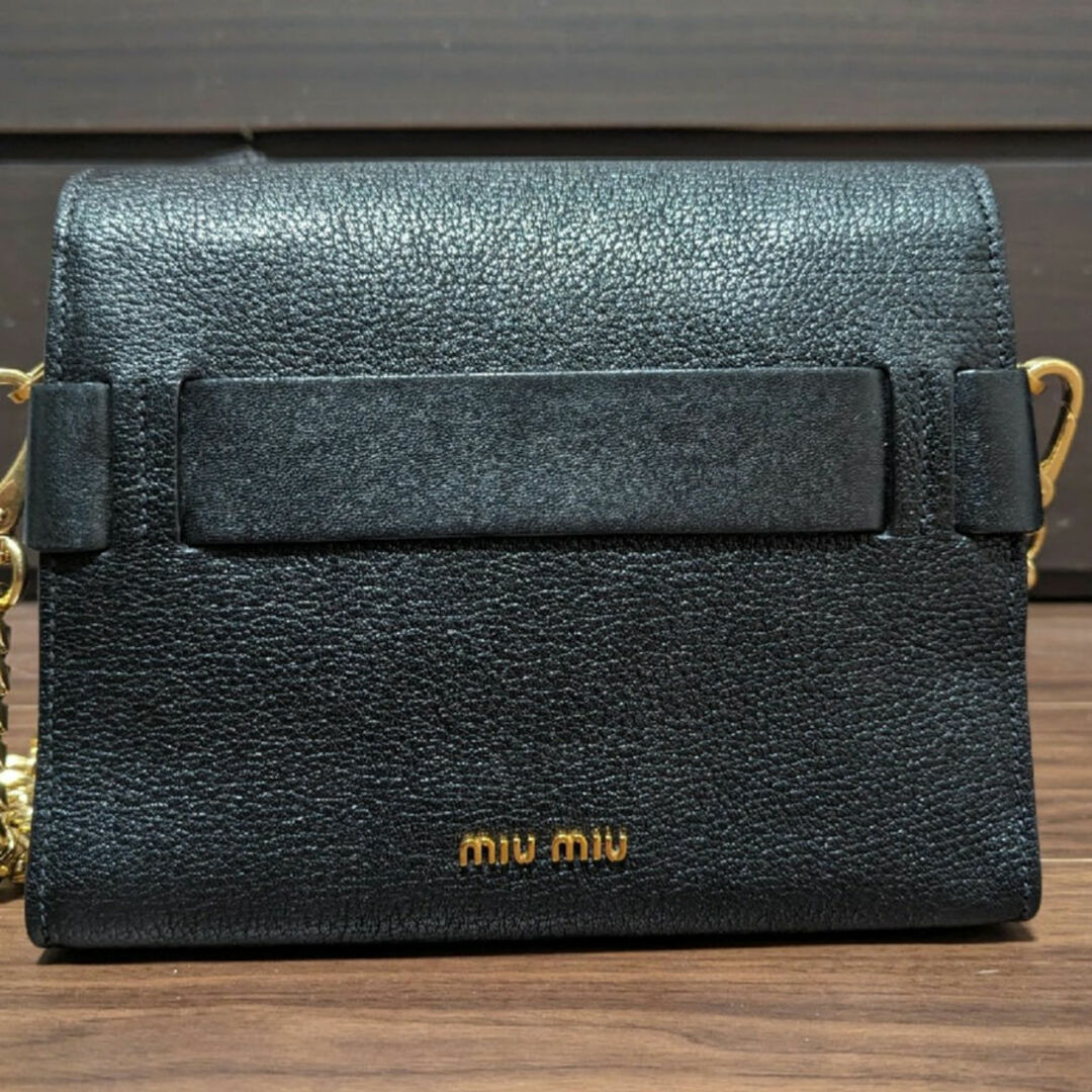 miumiu(ミュウミュウ)の【正規品　美品】MIU MIU　マドラス　チェーンショルダーバッグ レディースのバッグ(ショルダーバッグ)の商品写真