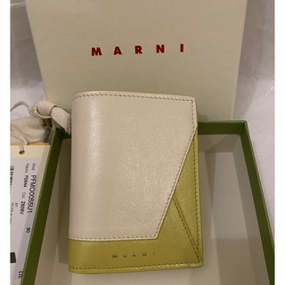 マルニ(Marni)のマルニ MARNI 二つ折り財布 グリーン　ピンク　バイカラー　ウォレット　(財布)