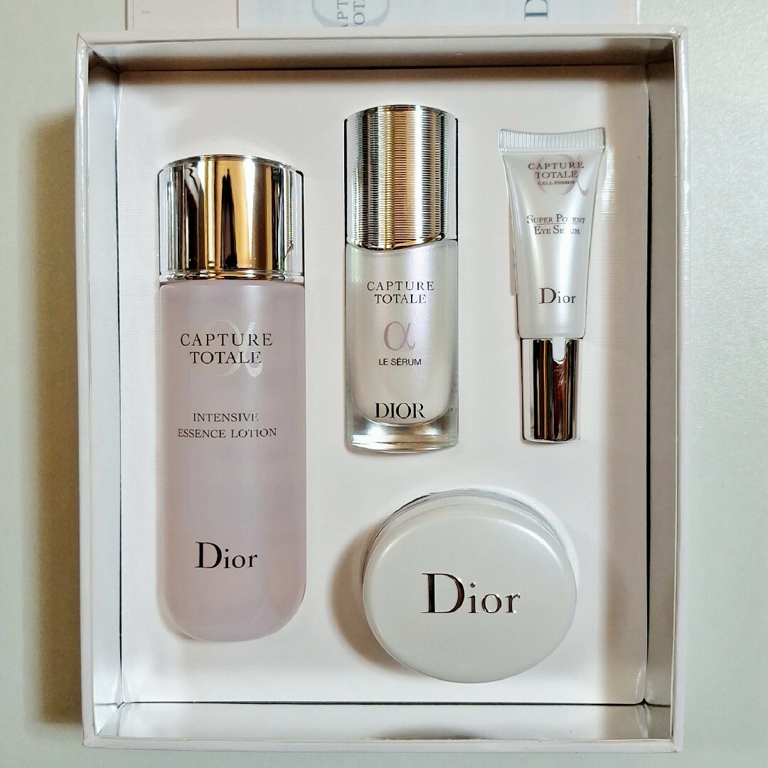 Dior(ディオール)の【DIOR】カプチュール トータル ディスカバリー キット(数量限定品)  コスメ/美容のキット/セット(サンプル/トライアルキット)の商品写真