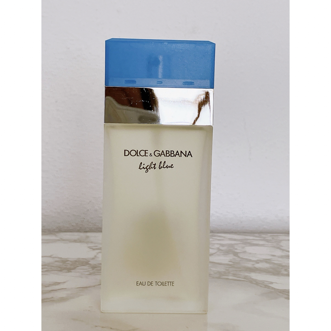 DOLCE&GABBANA(ドルチェアンドガッバーナ)の未使用　ドルチェ&ガッバーナ　ライトブルー　オードトワレ　100ml  香水 コスメ/美容の香水(ユニセックス)の商品写真