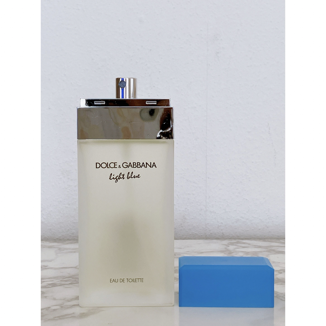 DOLCE&GABBANA(ドルチェアンドガッバーナ)の未使用　ドルチェ&ガッバーナ　ライトブルー　オードトワレ　100ml  香水 コスメ/美容の香水(ユニセックス)の商品写真