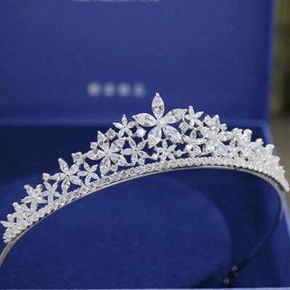 結婚式　ジルコニアティアラ　フラワー(ヘッドドレス/ドレス)