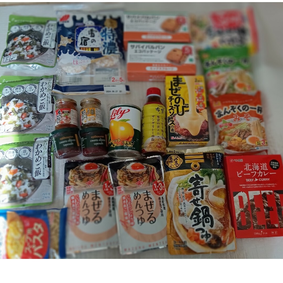 本日最終値下げ！ラーメン　缶詰　菓子　各種調味料　まとめ 食品/飲料/酒の加工食品(レトルト食品)の商品写真