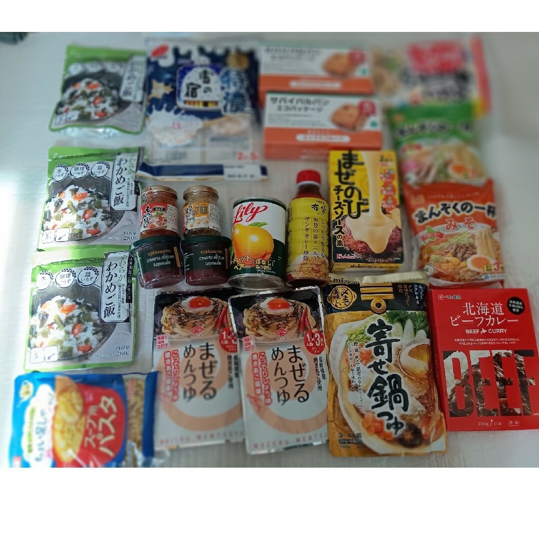 本日最終値下げ！ラーメン　缶詰　菓子　各種調味料　まとめ 食品/飲料/酒の加工食品(レトルト食品)の商品写真