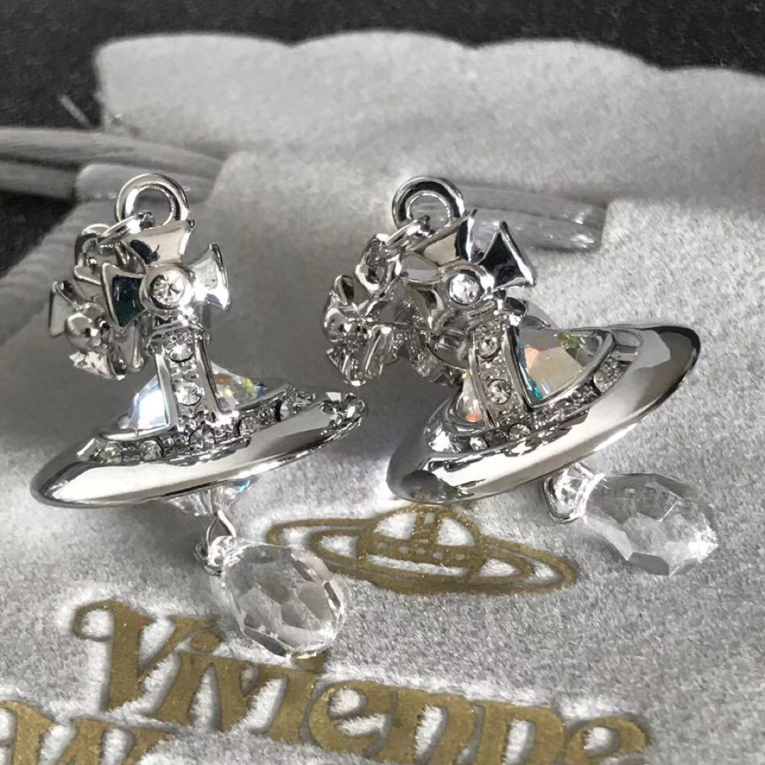 Vivienne Westwood(ヴィヴィアンウエストウッド)のヴィヴィアンウエストウッド　クリスタルピアス レディースのアクセサリー(ピアス)の商品写真