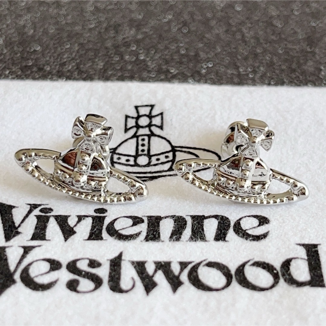 Vivienne Westwood(ヴィヴィアンウエストウッド)のヴィヴィアンウエストウッド　ピアス　シルバー レディースのアクセサリー(ピアス)の商品写真