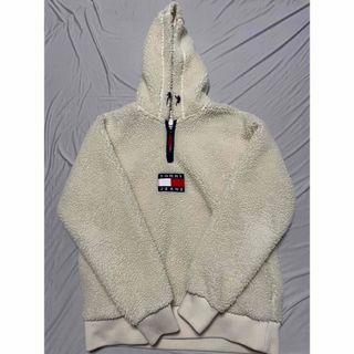 トミージーンズ(TOMMY JEANS)のTOMMY JEANS トミージーンズ　シェルパハーフジップパーカー(パーカー)