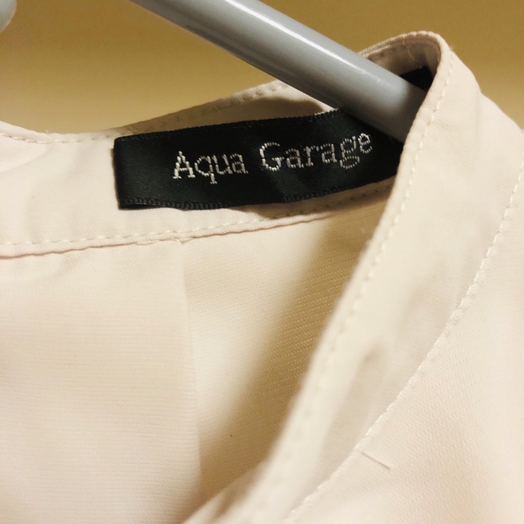 aquagarage(アクアガレージ)のアクアガレージ　スカーフタイブラウス　オフホワイト レディースのトップス(シャツ/ブラウス(長袖/七分))の商品写真