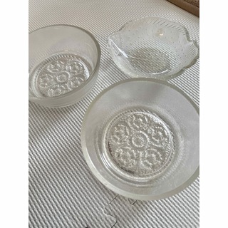 昭和レトロ　ガラス皿　３個セット(食器)