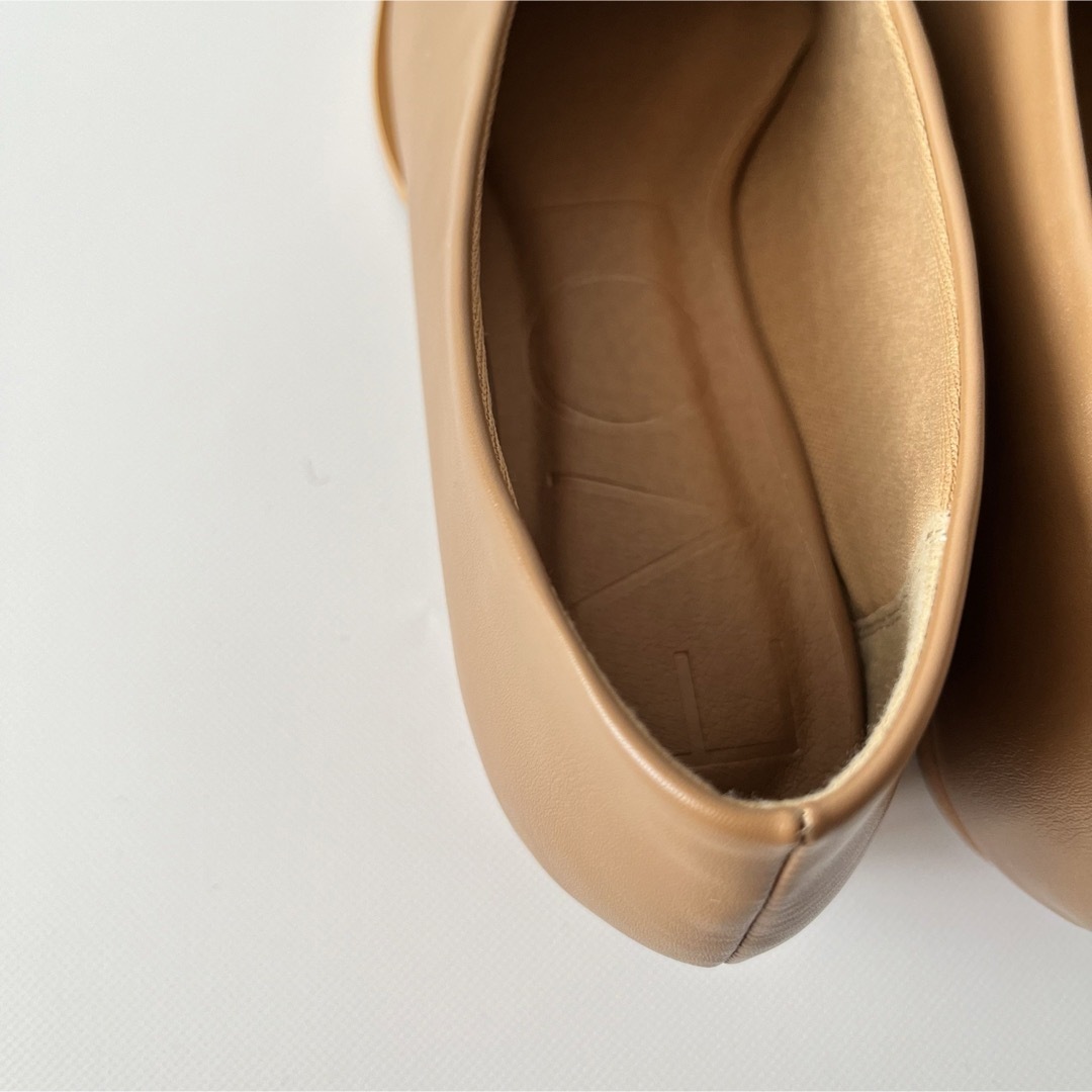 EVOL(イーボル)の【未使用】EVOL スクエアラウンドヒール Ｖカット パンプス ローヒール レディースの靴/シューズ(ハイヒール/パンプス)の商品写真