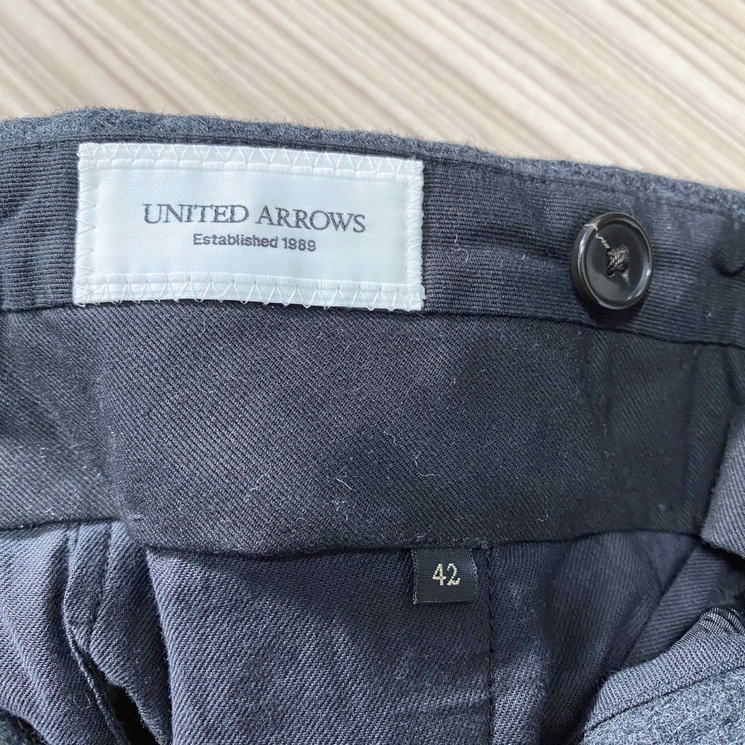 UNITED ARROWS(ユナイテッドアローズ)のユナイテッドアローズ 42 スラックス 定価17,600円 メンズのパンツ(スラックス)の商品写真