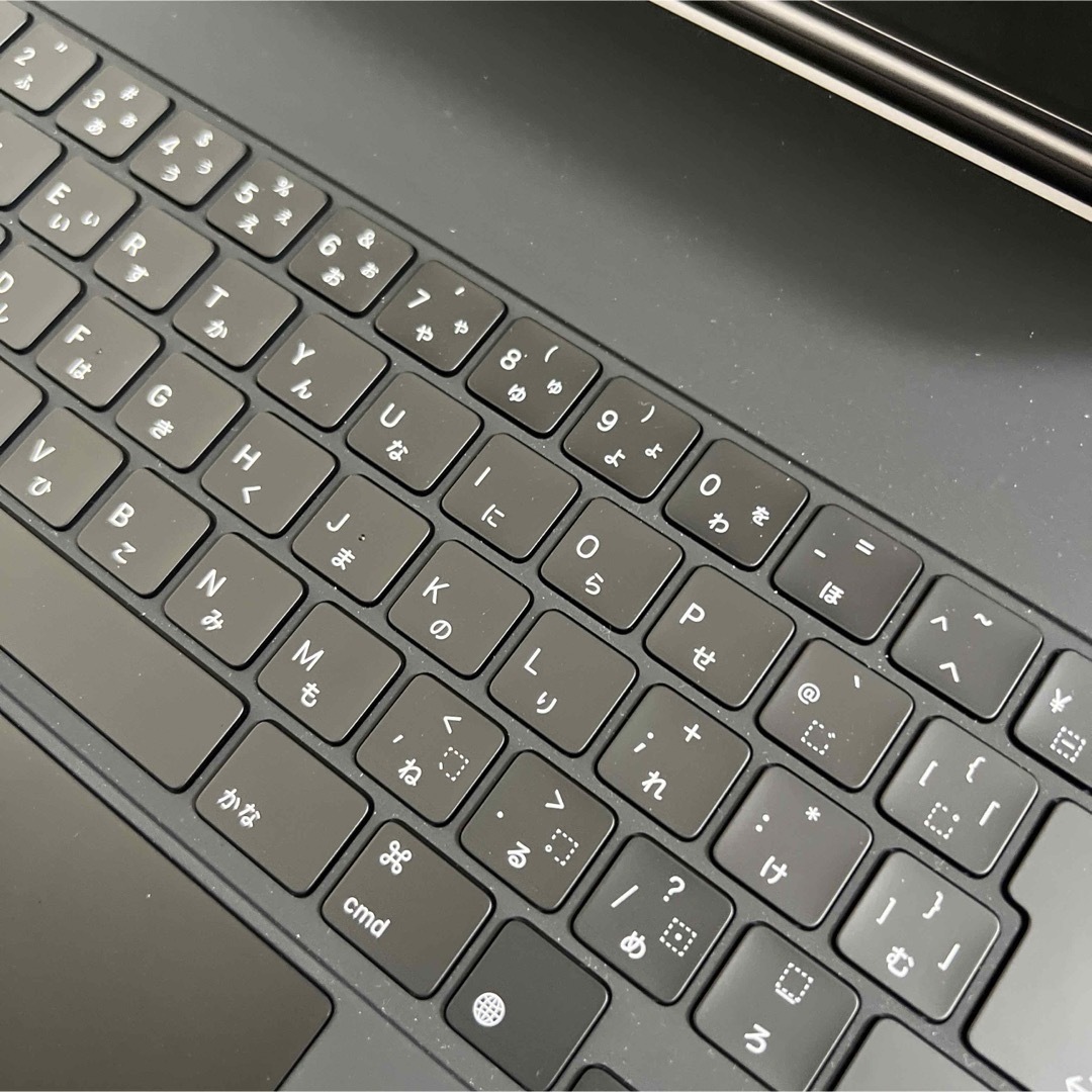 Apple(アップル)の12.9インチiPad Pro（第6世代）Magic Keyboard日本語　黒 スマホ/家電/カメラのスマホアクセサリー(iPadケース)の商品写真