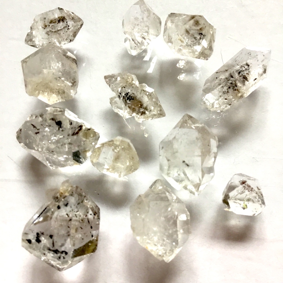 ハーキマーダイヤモンド　天然石　鉱物12個　USA  N.Y.州ハーキマー産 インテリア/住まい/日用品のインテリア小物(置物)の商品写真