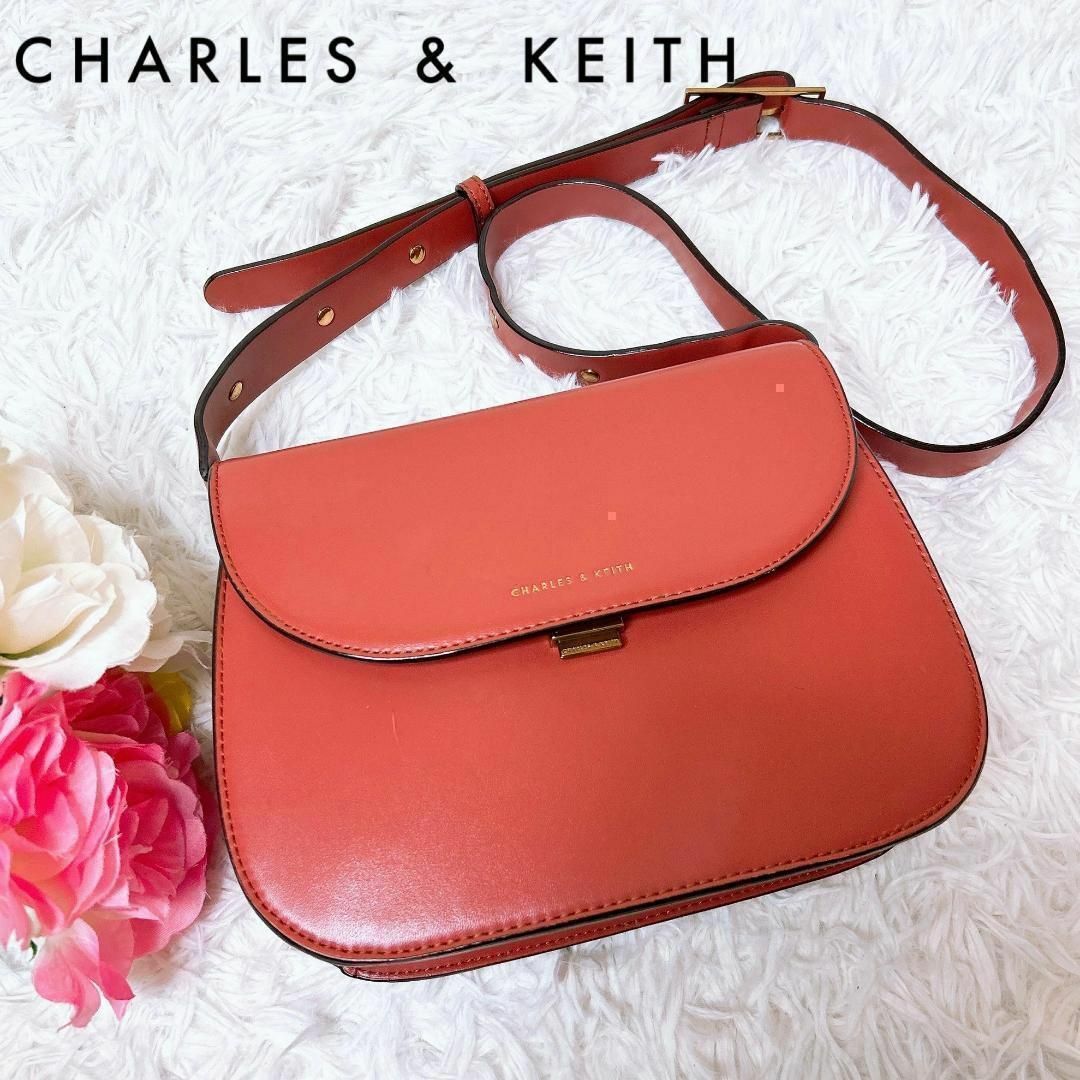 Charles and Keith(チャールズアンドキース)の●40-30/ CHARLES & KEITH チャールズ＆キース ショルダー レディースのバッグ(ショルダーバッグ)の商品写真