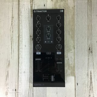 Native Instruments 2 TRAKTOR Kontrol Z1(DJコントローラー)