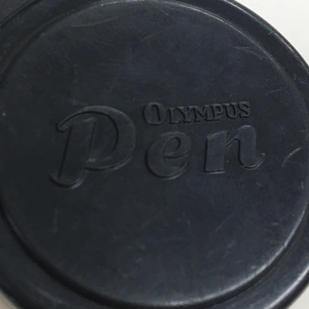 OLYMPUS(オリンパス)のOLYMPUS PEN レトロ純正 旧ロゴ レンズカバー キャップ 大小2個 スマホ/家電/カメラのカメラ(フィルムカメラ)の商品写真