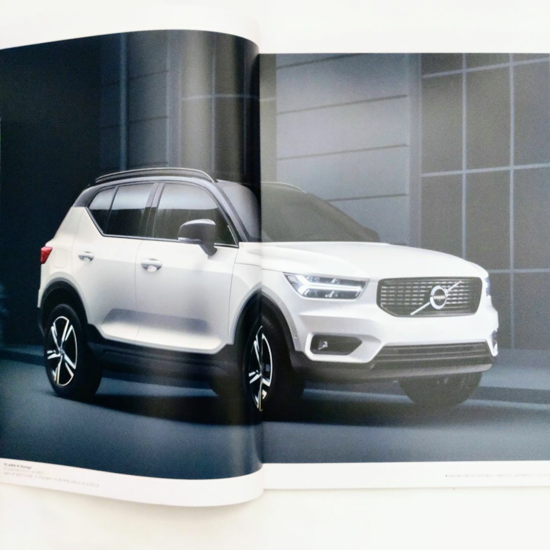 Volvo(ボルボ)のボルボ XC40 2019年3月発行 カタログ＋主要諸元書 自動車/バイクの自動車(カタログ/マニュアル)の商品写真