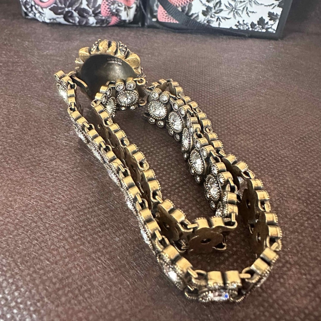 GUCCI - GUCCIクリスタルビジュー付きゴールドライオンヘッド GUCCI - GUCCIクリスタルビジュー付きゴールドライオンヘッド