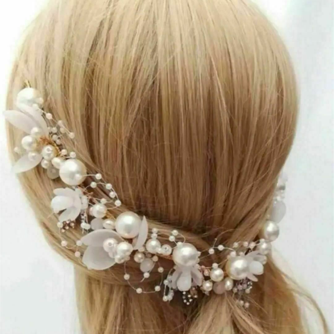 髪飾りヘッドドレスブライダルヘアアクセサリーウェディング結婚式ティアラ ハンドメイドのウェディング(ヘッドドレス/ドレス)の商品写真