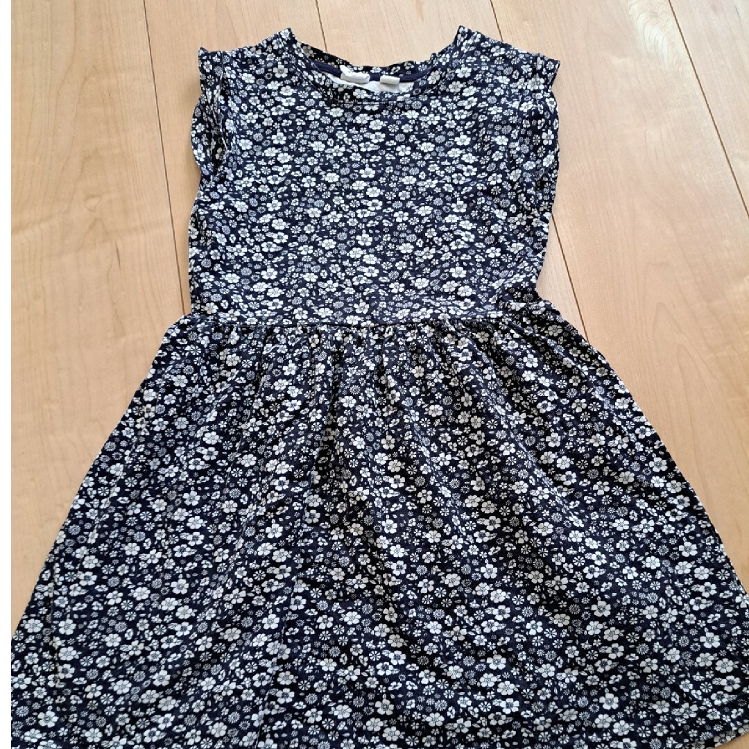 GAP Kids(ギャップキッズ)の花柄　ワンピース キッズ/ベビー/マタニティのキッズ服女の子用(90cm~)(ワンピース)の商品写真