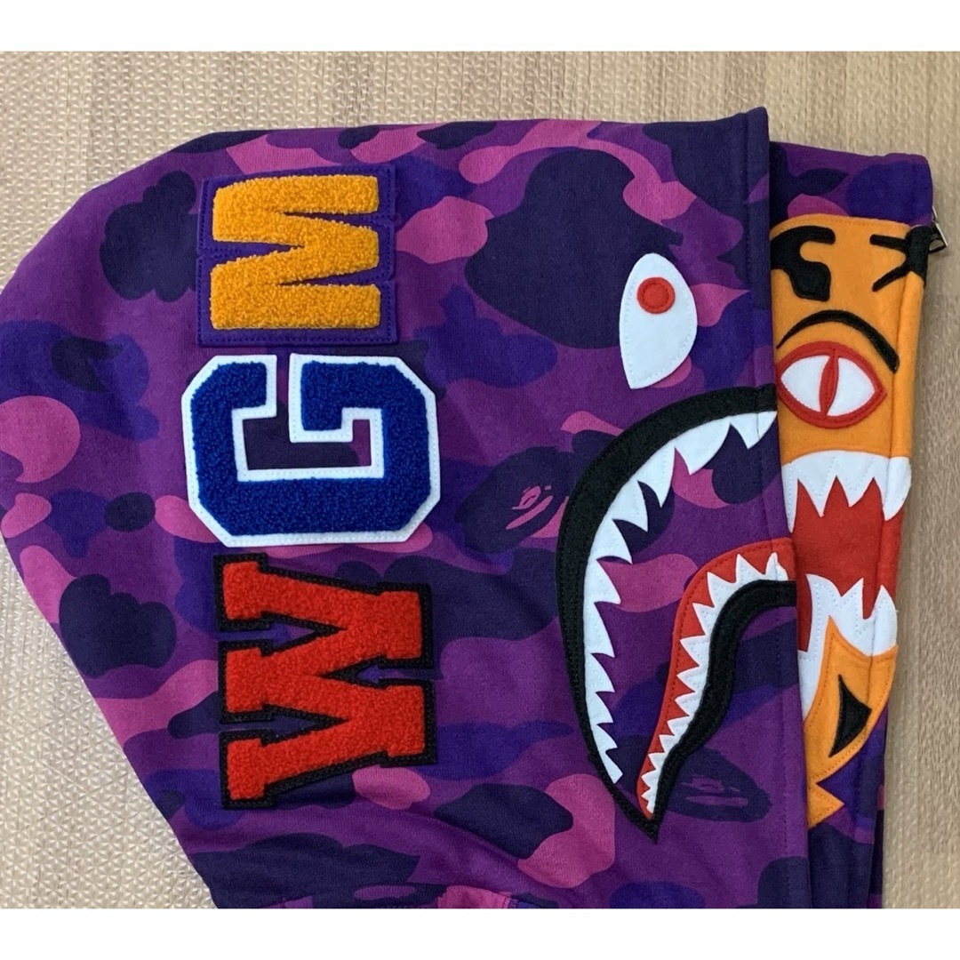 A BATHING APE(アベイシングエイプ)の★未使用★APE ダブル フード タイガー シャークパーカー L パーカー  メンズのトップス(パーカー)の商品写真