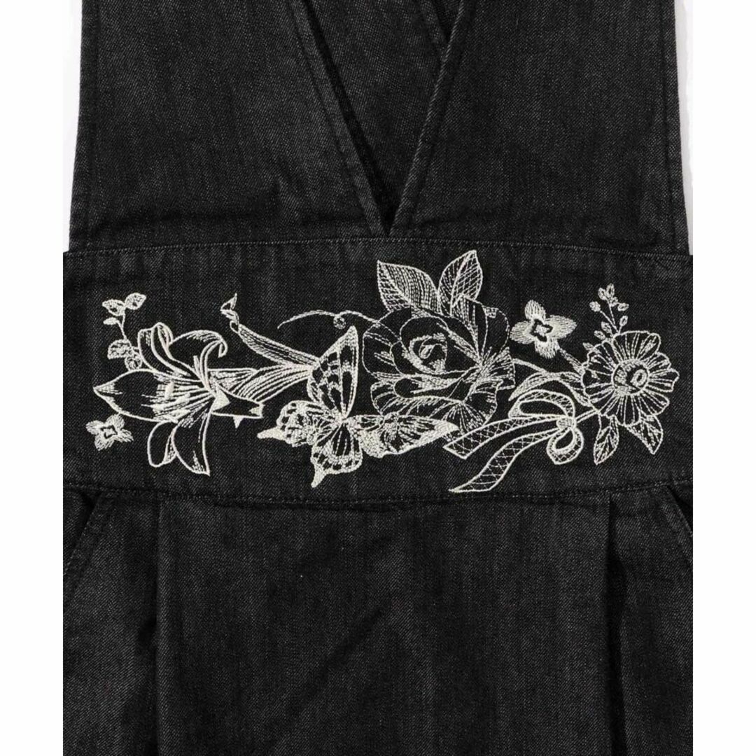 iS ScoLar(イズスカラー)のイズスカラー 541229 花蝶刺繍 デニムジャンパースカート レディースのワンピース(ロングワンピース/マキシワンピース)の商品写真