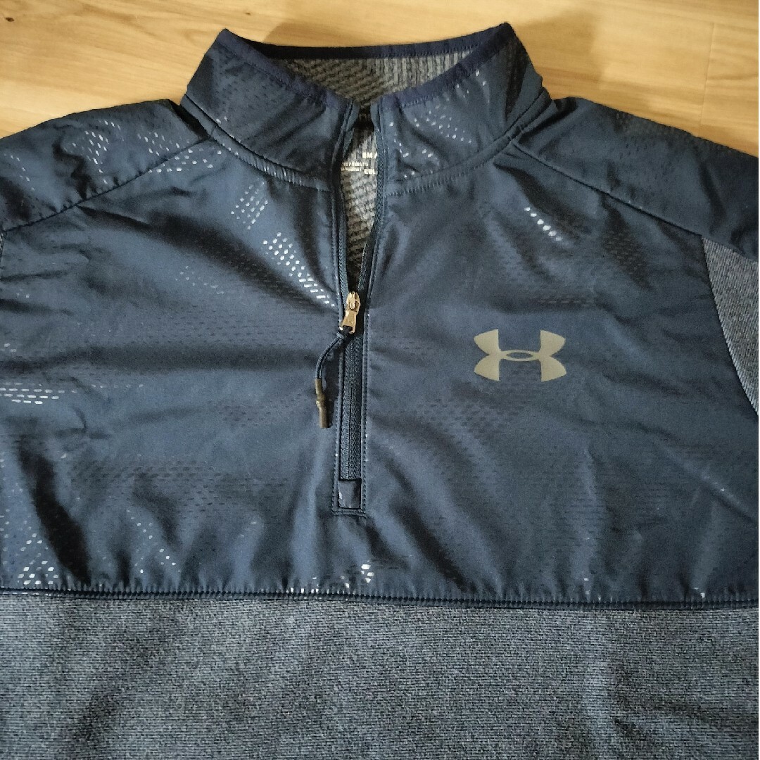 UNDER ARMOUR(アンダーアーマー)の値下げ　アンダーアーマーハーフZIP　トレーナ メンズのトップス(その他)の商品写真