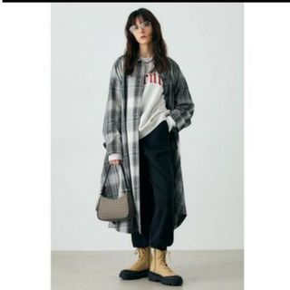 (新品)MOUSSY　ROUND HEM FLARE TRENCH COAT